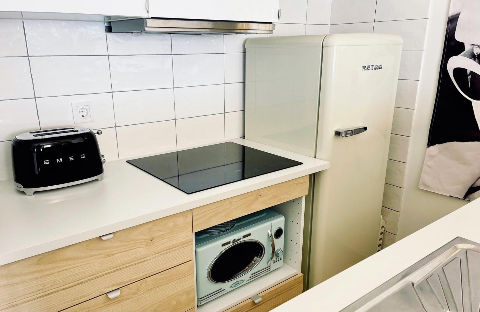 Rnet - Rhc 1208 Center Apartment *